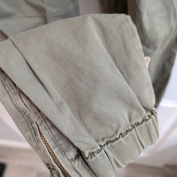 Sanctuary Standard Surplus Cargo Jogger Pants Womens Green Pockets L32xW27 - Picture 4 of 5